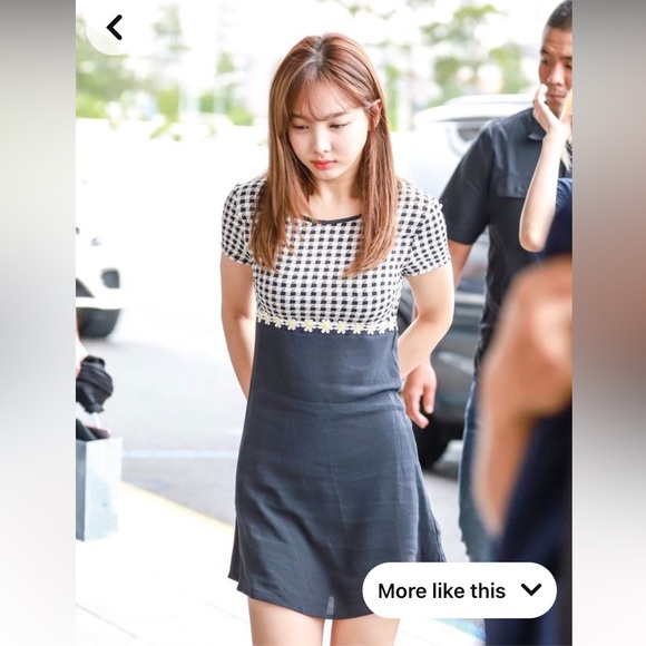 Urban Outfitters Daisy Floral Mini Dress Size Medium - Picture 6 of 16